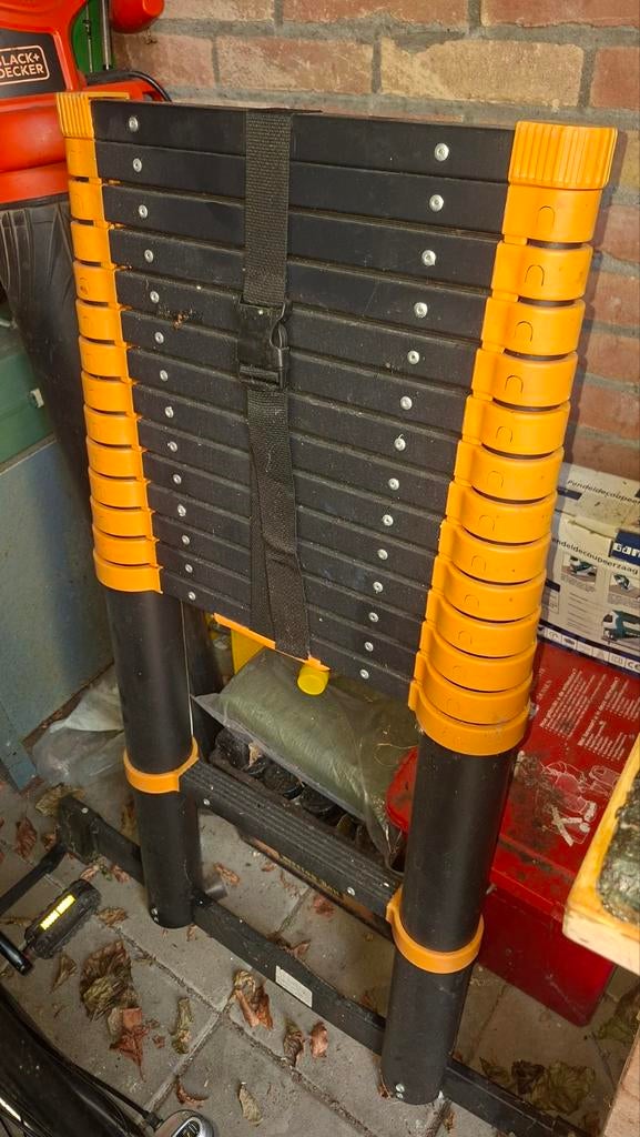Handige uitschuifbare telescoopladder, Doe-het-zelf en Verbouw, Ladders en Trappen, Ophalen, Gebruikt, Ladder, Opvouwbaar of Inschuifbaar