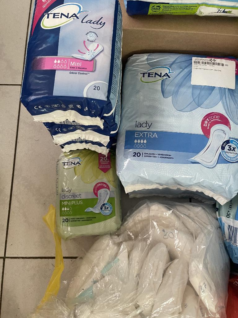 incontinentie middelen of maand verband, Ophalen, Zo goed als nieuw