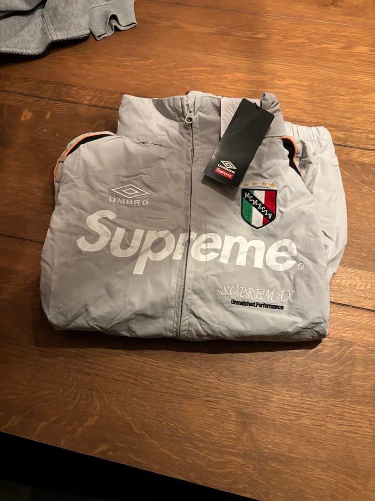 Supreme Umbro Track Jacket Grijs Maat M, Ophalen of Verzenden, Nieuw, Maat 48/50 (M), Grijs