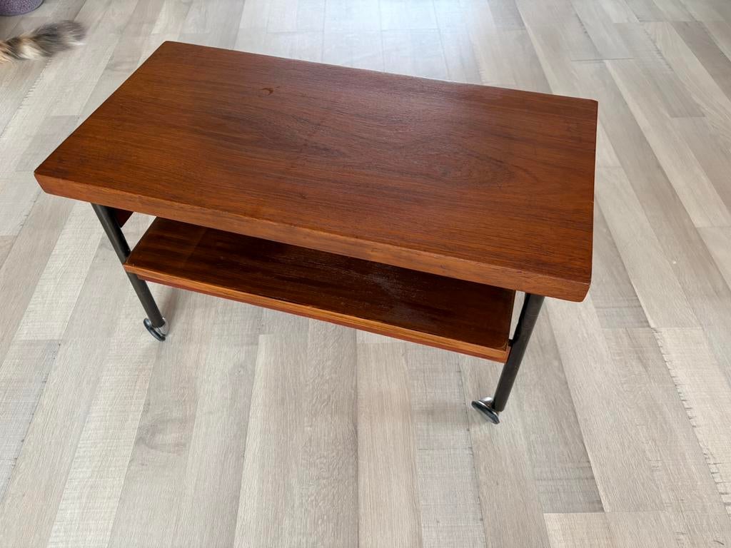 Vintage bijzettafeltje met legplank op wieltjes, Ophalen, Gebruikt, 50 tot 100 cm, Minder dan 50 cm