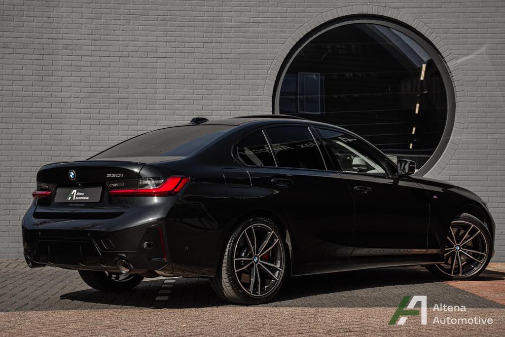 BMW 3-serie 330i M-sport, BTW, schuifdak, harman kardon, 360, Auto's, Automaat, 4 cilinders, Zwart, Bedrijf