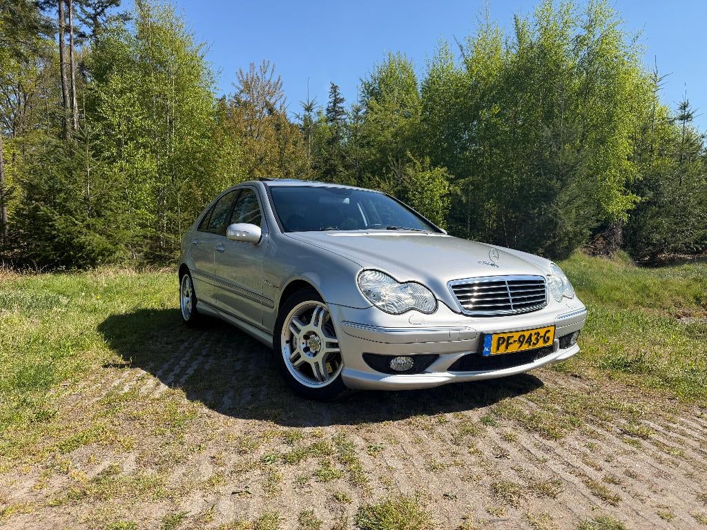 Mercedes-Benz C32 AMG V6 Kompressor Automaat/Schuifdak/Leer, Automaat, Achterwielaandrijving, Zwart, 1535 kg