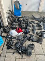 Diverse piaggio onderdelen kappen lijsten etc., Fietsen en Brommers, Brommeronderdelen | Scooters, Ophalen of Verzenden, Overige typen
