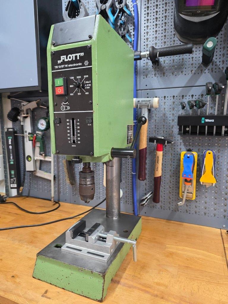 Flott 13 STW kolomboormachine, Ophalen, Gebruikt, 600 watt of meer, Kolomboormachine