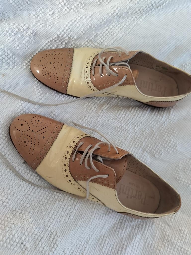 Pertini lak leren Dames schoenen 38 klassieke uitstraling, Kleding | Dames, Schoenen, Verzenden, Zo goed als nieuw, Zwart