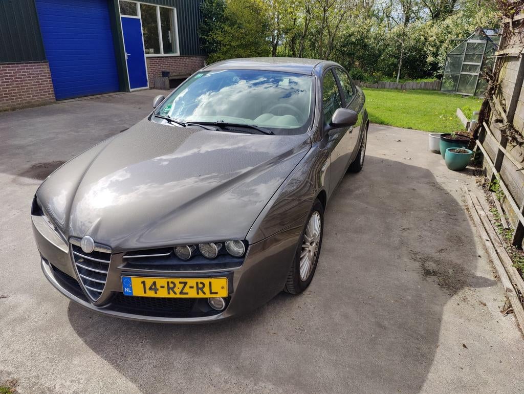 Alfa Romeo 159 2.2 JTS 2005 Grijs, Voorwielaandrijving, Beige, 4 cilinders, Handgeschakeld