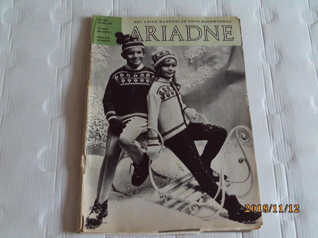 ariadne maandblad voor handwerken nr. 228 15 dec. 1965, Ophalen of Verzenden, Gebruikt, Vrouw, Knipmode