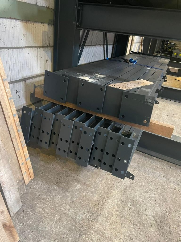 Spanten Loods Stal Schuilhok 7m breed vergunnings vrij !, Ophalen