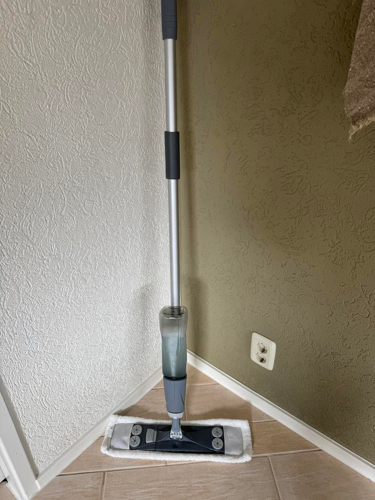 Spraymop Aldi (Dweilstok met sprayfunctie) – ZGAN, Ophalen, Mop of Dweil