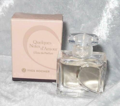 Parfum miniatuur Yves rocher Quelques notes + doosje, Ophalen of Verzenden, Zo goed als nieuw, Miniatuur, Gevuld