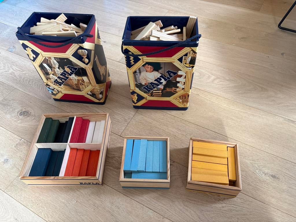 KAPLA bouwblokken, twee tonnen en drie kleine dozen, Ophalen of Verzenden, Gebruikt, Overige merken