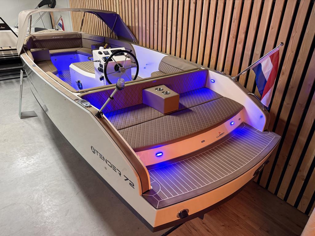 Nieuwe! ATENDER 72 '42PK VETUS' BOEGSCHR AUDIO! LED CARBON!, Watersport en Boten, 6 meter of meer, Diesel, Zo goed als nieuw, 30 tot 50 pk