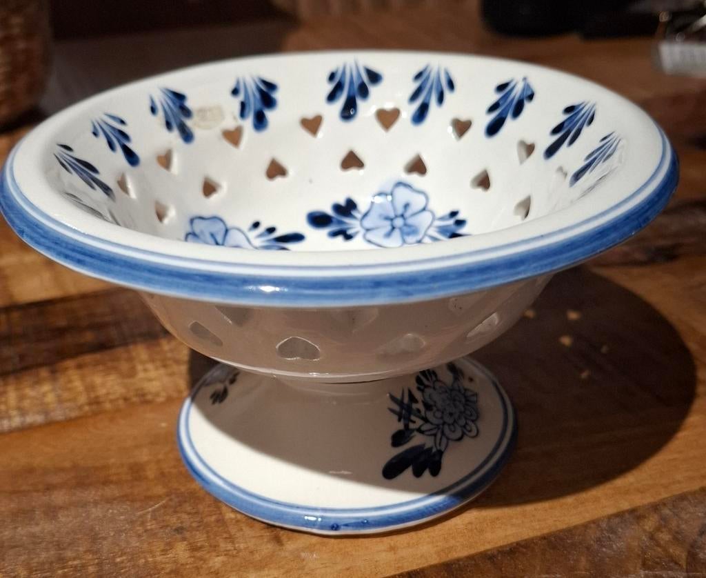 Delfts Blauw Fruitschaal met Hartjes en Bloemen, Antiek en Kunst, Ophalen