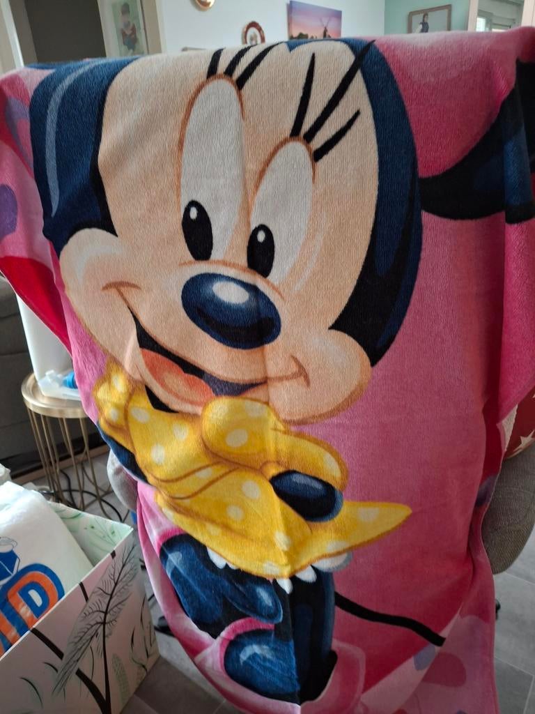 Groot badhanddoek Disney Minnie Mouse, Verzamelen, Disney, Ophalen of Verzenden, Mickey Mouse, Nieuw