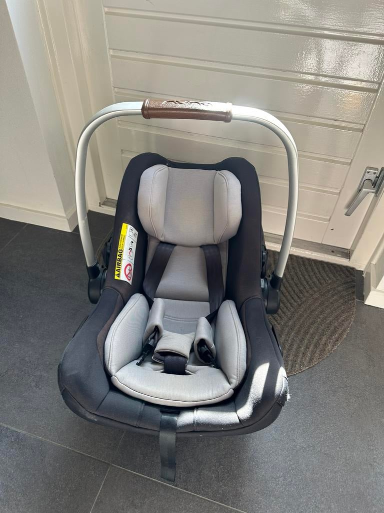 Maxicosi Nuna + base, Gebruikt, Isofix, 0 t/m 13 kg, Ophalen