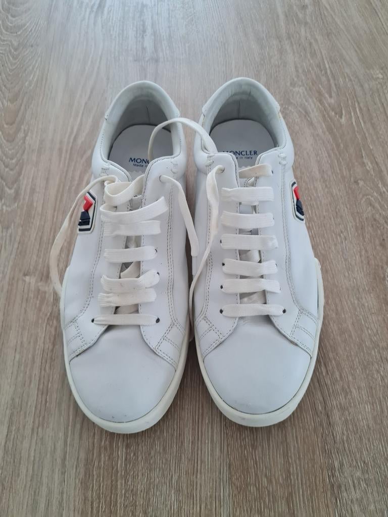Moncler sneakers maat 44 - Zo goed als nieuw, Moncler, Wit, Ophalen of Verzenden, Sneakers of Gympen