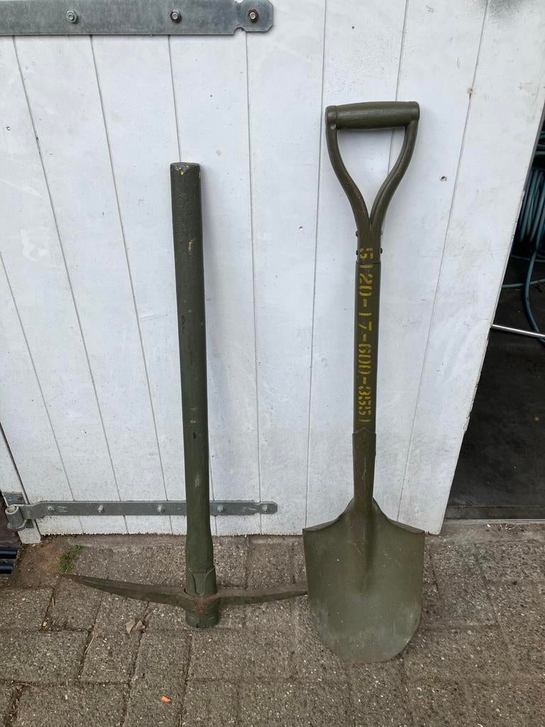 Militaire schep en pikhouweel, Verzamelen, Militaria | Algemeen, Ophalen, Landmacht, Overige gebieden, Overige typen