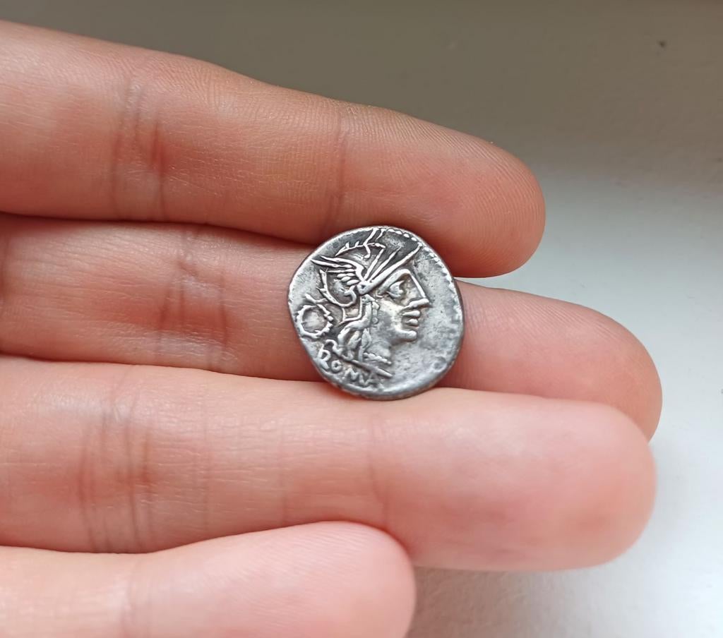 Titus Cloulius denarius. Zilveren Romeinse munt inc houder, Ophalen of Verzenden, Italië
