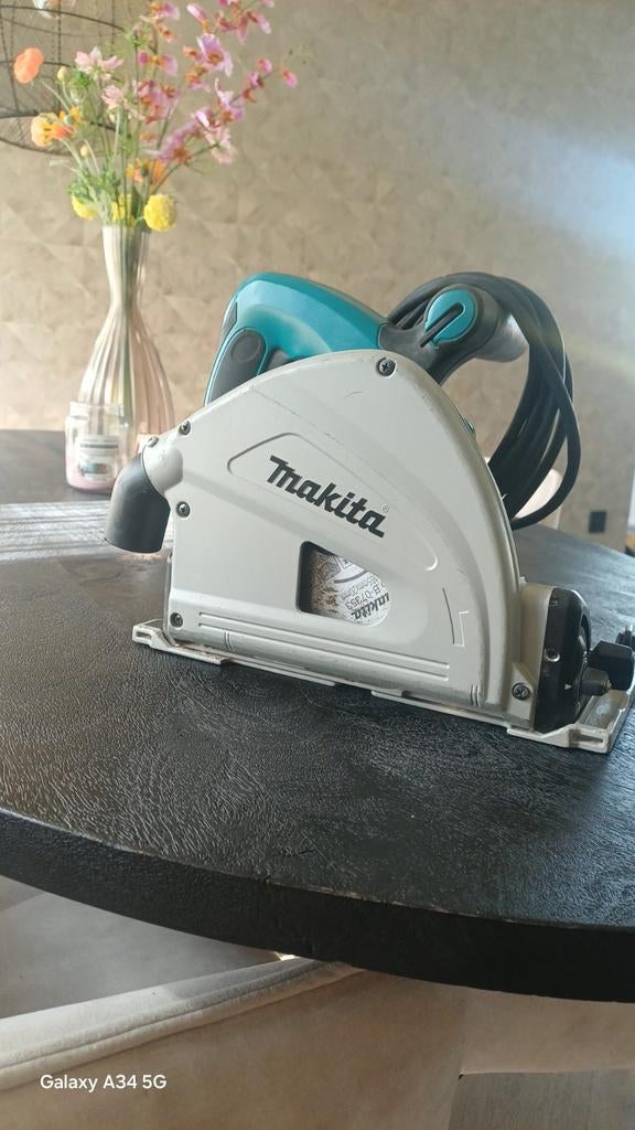 Makita invalzaag, Ophalen of Verzenden, Zo goed als nieuw, 1200 watt of meer, Overige typen
