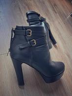 | enkellaarsjes | plateauzool | mt44, Kleding | Dames, Zwart, Lage of Enkellaarzen, Ophalen of Verzenden, Gedragen