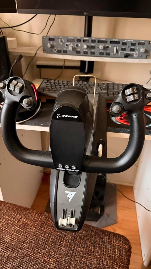 Thrustmaster boeing/ Logitech radio, Computers en Software, Joysticks, Zo goed als nieuw, Ophalen of Verzenden