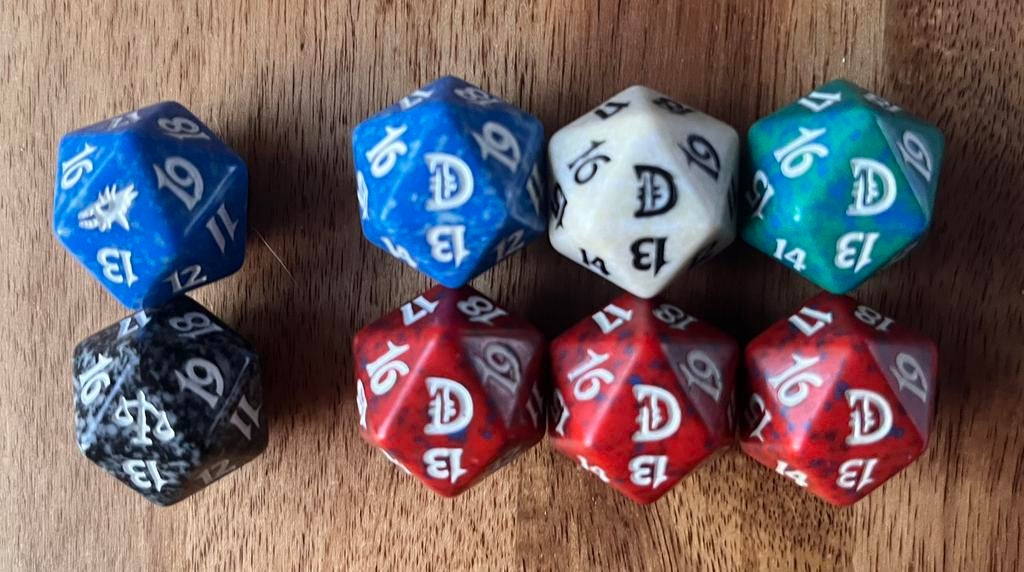 Magic the Gathering D20 dobbelstenen set, Ophalen of Verzenden, Zo goed als nieuw
