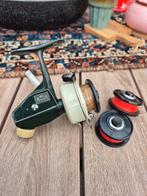 Abu 33 met 2 reservespoelen voetnummer 760200, Ophalen of Verzenden, Gebruikt, Molen