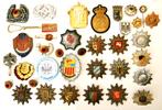 Lot diverse Internationale Politie pet emblemen en insignes, Verzamelen, Militaria | Algemeen, Ophalen of Verzenden, Marechaussee