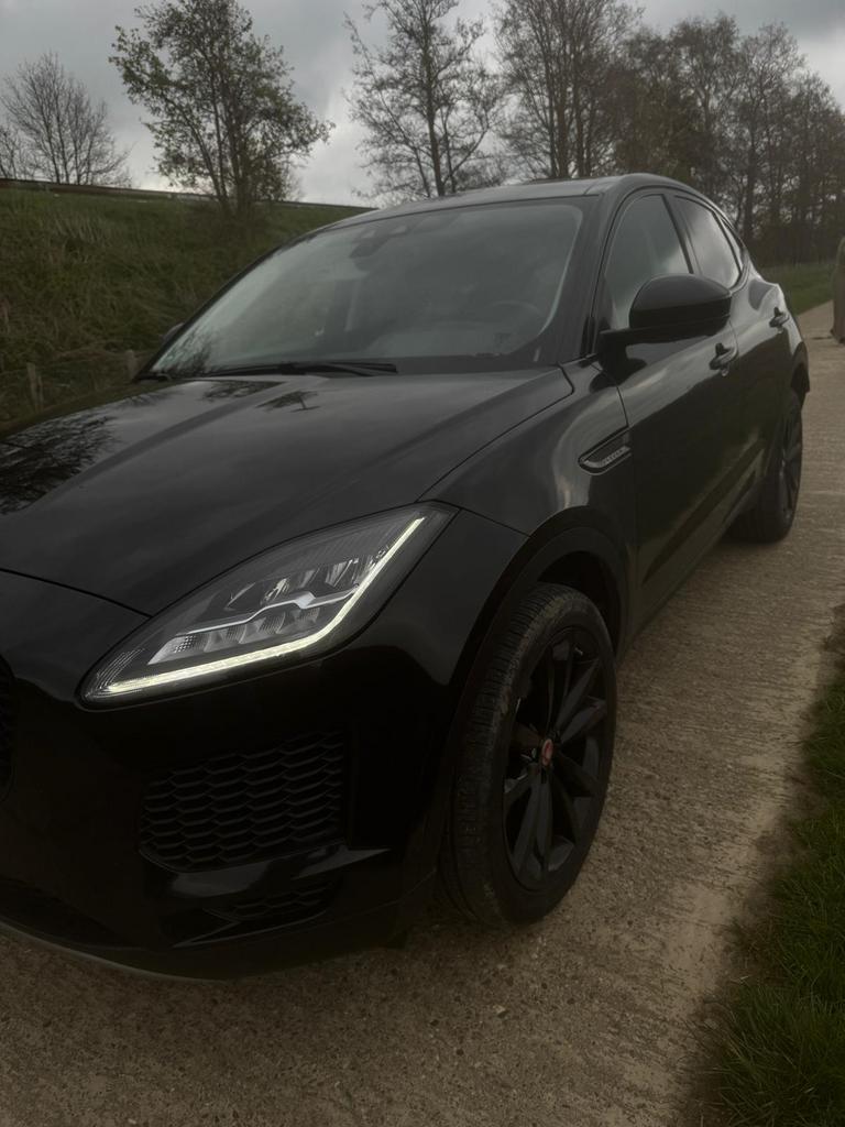 Jaguar full option, Automaat, 4 cilinders, Leder, 1900 kg