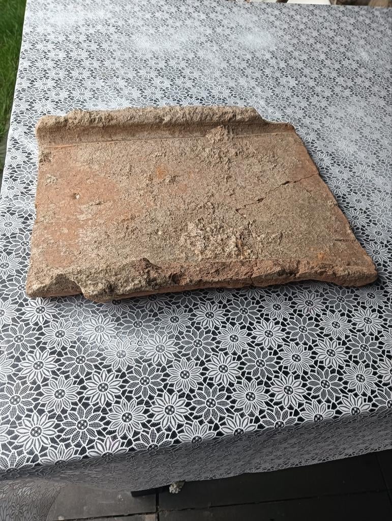 Romeinse tegula bodemvondst, Antiek en Kunst, Antiek | Keramiek en Aardewerk, Ophalen of Verzenden