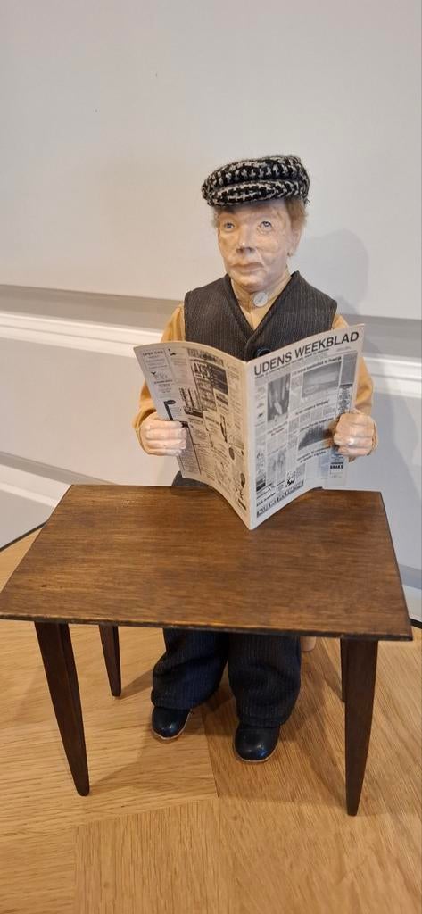 Vintage mannelijke pop / stoffen kleding pet UDENS WEEKBLAD, Ophalen of Verzenden, Gebruikt, Pop