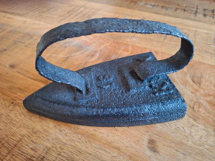 Antieke kachelbout met ijzeren handvat, Antiek en Kunst, Antiek | Woonaccessoires, Ophalen of Verzenden