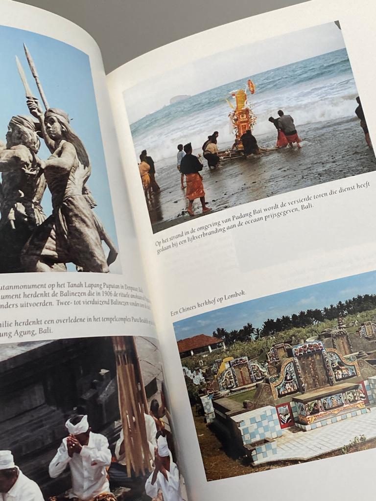 reisboeken  Nostalgische Reis Door Modern Indonesie, Overige merken, Ophalen of Verzenden, Zo goed als nieuw, Reisgids of -boek