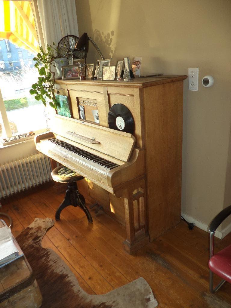 Eikenhouten piano Stichel Leipzig, Muziek en Instrumenten, Ophalen, Gebruikt