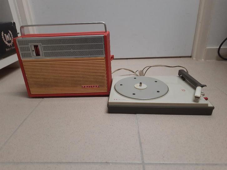 Vintage Philips platenspeler.  Platenspeler is ca60 jaar oud, Audio, Tv en Foto, Platenspelers, Gebruikt, Platenspeler, Philips