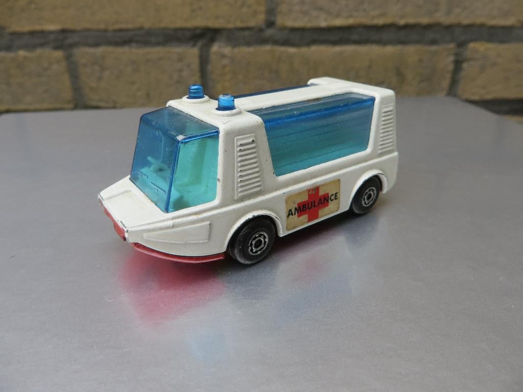 Matchbox Stretcha Fetcha AMBULANCE, Ophalen of Verzenden, Gebruikt, Auto