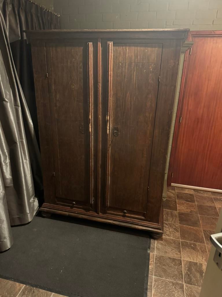 Oude antieke kast, brocante kast, kledingkast,, Huis en Inrichting, Kasten | Kledingkasten, Zo goed als nieuw, 150 tot 200 cm