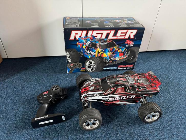 Traxxas Rustler 2wd, Hobby en Vrije tijd, Modelbouw | Radiografisch | Auto's, Gebruikt, Auto offroad, Elektro, Schaal 1:10, RTR (Ready to Run)