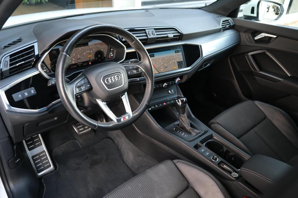 Audi Q3 Sportback 45 TFSIe 2x S-line 245pk Navi ACC CAM PDC, Auto's, Audi, Gebruikt, Zwart, Wit, Parkeerassistent