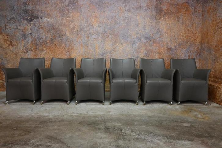 ZGAN! 4 leren Bert Plantagie Amie design stoelen verrijdbaar, Huis en Inrichting, Stoelen, Zo goed als nieuw, Vijf, Zes of meer stoelen