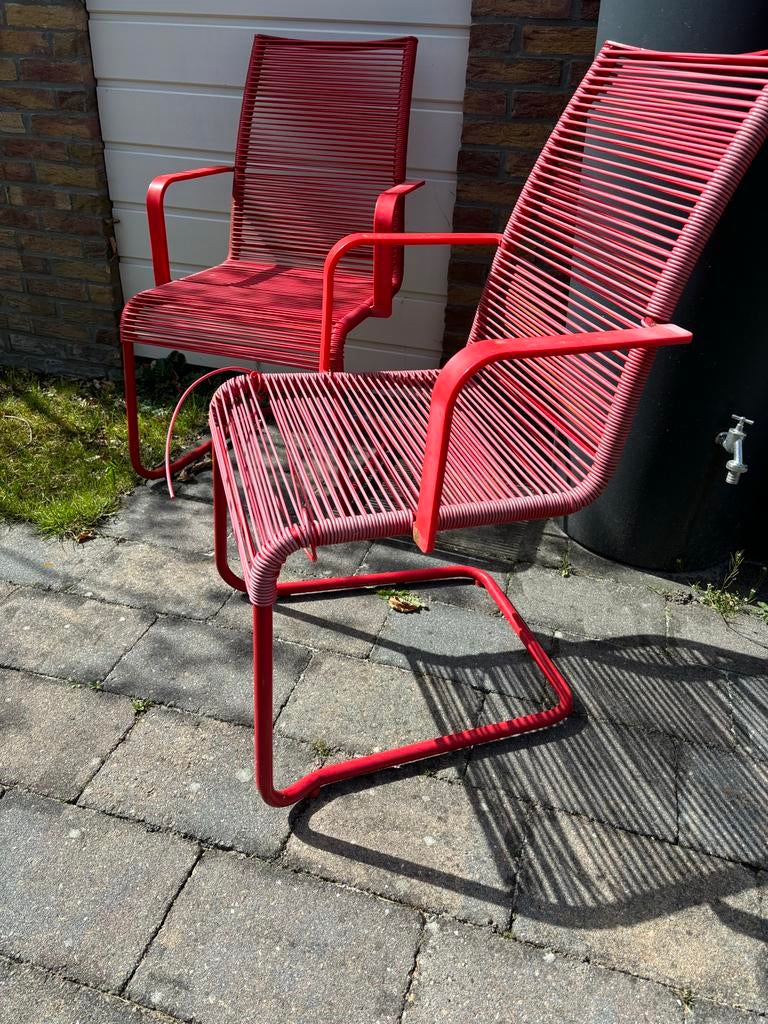 2 IKEA Västan tuinstoelen rood - 1 beschadigd, Tuin en Terras, Tuinstoelen, Ophalen, Gebruikt, Kunststof