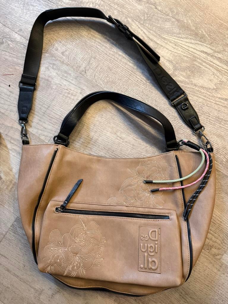 Schoudertas Desigual, Sieraden, Tassen en Uiterlijk, Ophalen of Verzenden, Zo goed als nieuw