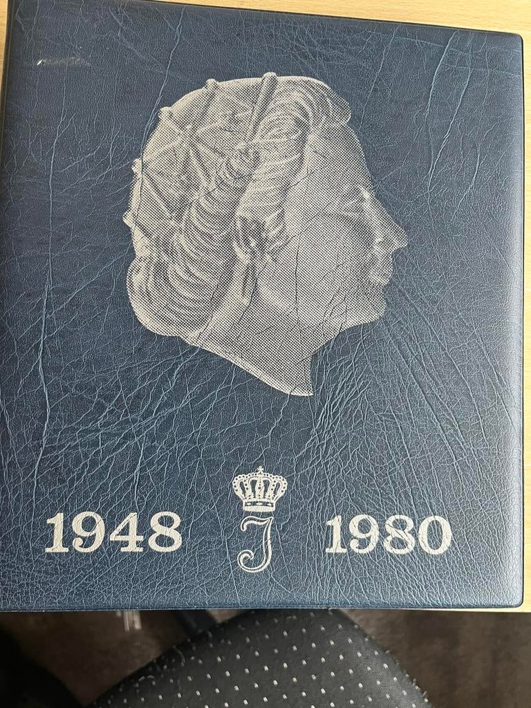 JULIANA COMPLEET MET ALLE MUNTEN + EN ZILVEREN MUNTEN, Koningin Juliana, Zilver, Overige waardes, Verzenden