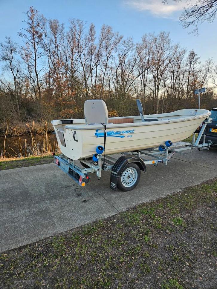 Crescent 434 visboot - polyester boot, Watersport en Boten, Vis- en Consoleboten, Gebruikt, Tot 10 pk, 3 tot 6 meter, Benzine