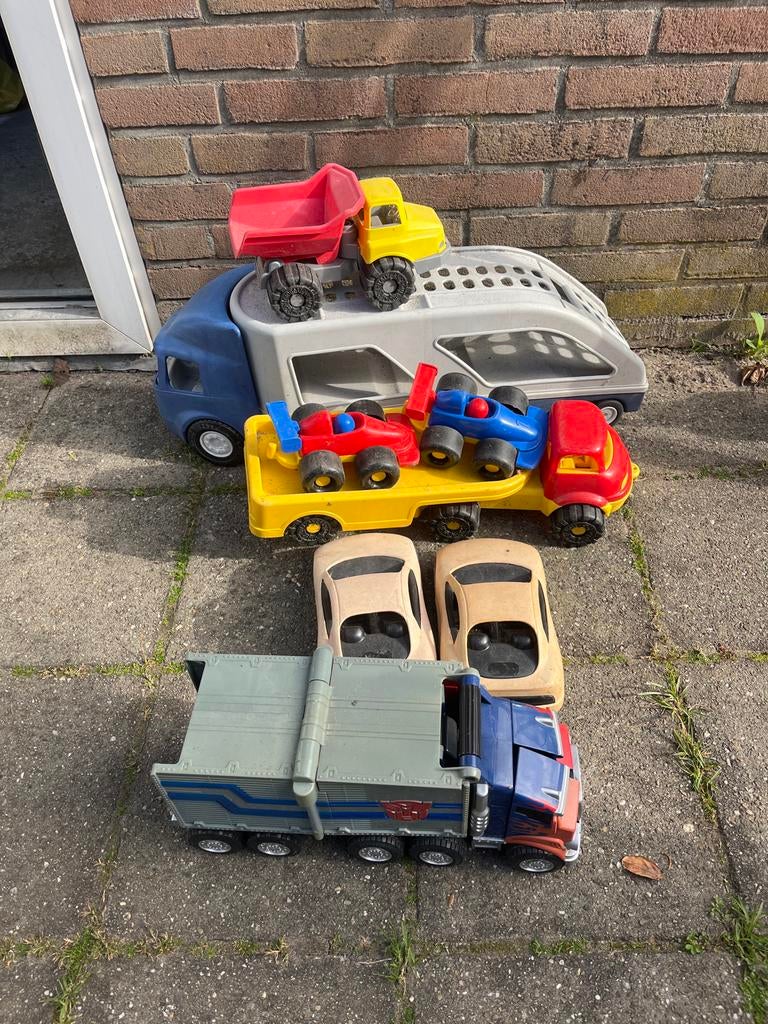 Grote set speelgoedvoertuigen: vrachtwagens, auto's, Ophalen, Gebruikt