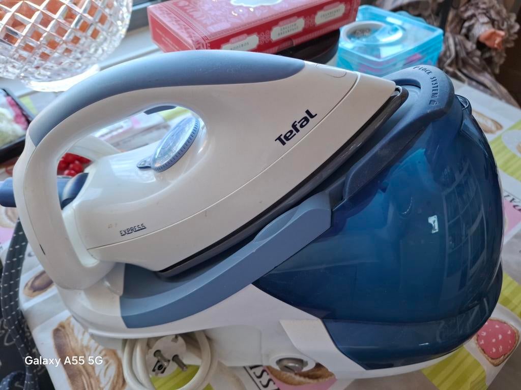 Tefal Express Stoomstrijkijzer - Wit/Blauw, Ophalen of Verzenden, Zo goed als nieuw, Strijkijzer met snoer