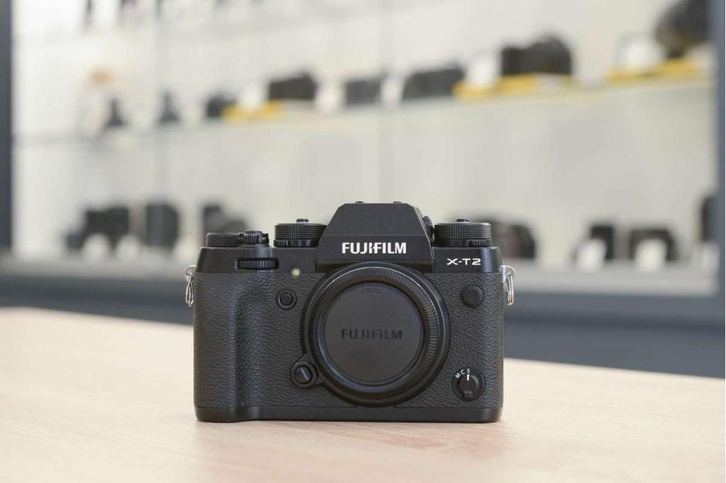 Fujifilm X-T2 body - heeft maar 2 clicks (Occasion Zwolle), Audio, Tv en Foto, Fotocamera's Digitaal, Foto-Groep, Luttekepoortstraat 26 3841 AX Harderwijk