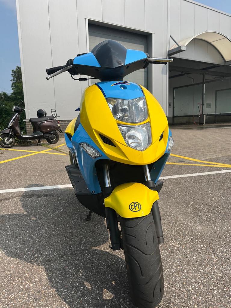 scooter geel blauw, Ophalen of Verzenden, Zo goed als nieuw, Overige typen, Overige merken