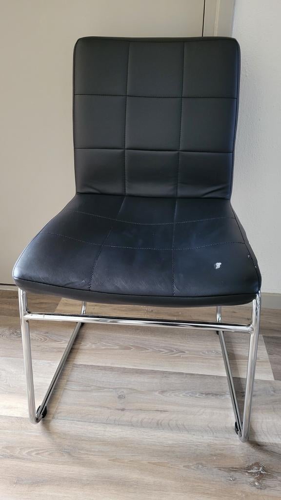 Gratis eetkamerstoel, Huis en Inrichting, Stoelen, Ophalen, Gebruikt, Zwart, Design