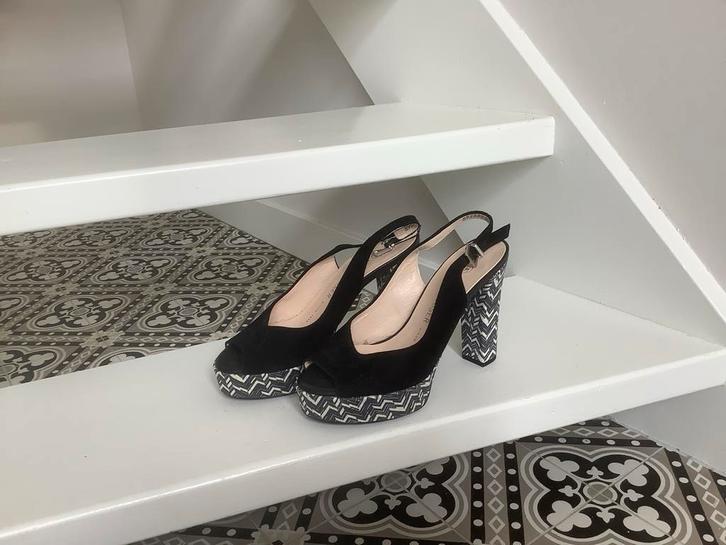 Peter Kaiser open teen schoenen - Zwart suède, Kleding | Dames, Schoenen, Zo goed als nieuw, Schoenen met hoge hakken, Zwart, Ophalen of Verzenden